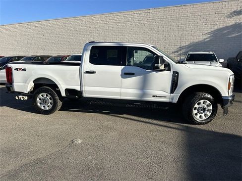 Used 2024 Ford F250 XLT image 3