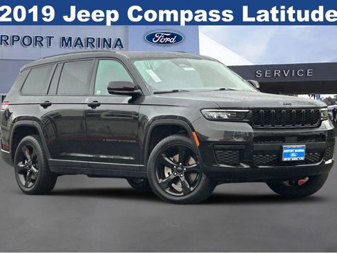 Used 2019 Jeep Compass Latitude w/ Popular Equipment Group image 2