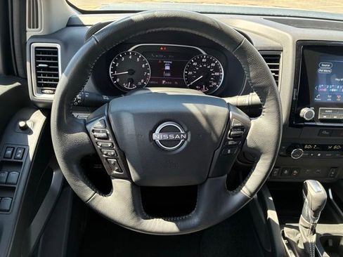 Certified 2024 Nissan Frontier SL w/ Technology Package RWD image 15