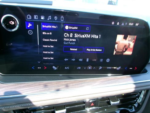 New 2026 Chevrolet Suburban Z71 w/ Comfort Package image 25