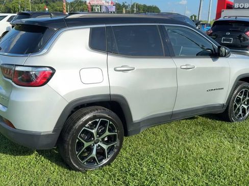 Used 2025 Jeep Compass Limited AWD/4WD image 7