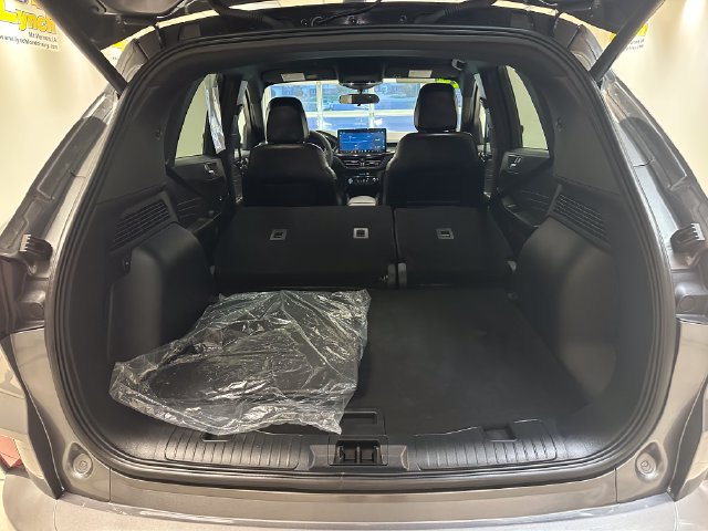 Certified 2024 Ford Escape ST-Line w/ Tech Pack #1 AWD/4WD image 21