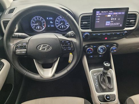 Used 2022 Hyundai Venue SEL FWD image 22