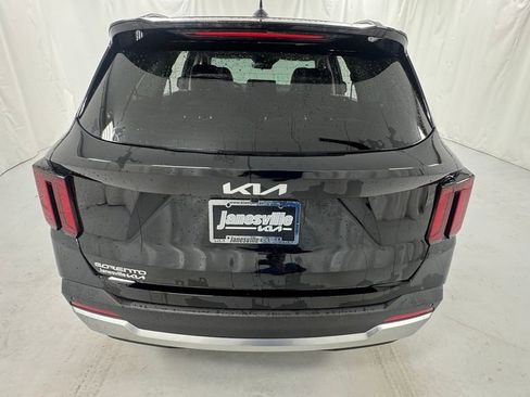 New 2026 Kia Sorento S FWD image 4
