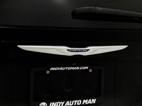 Used 2019 Chrysler Pacifica Limited FWD image 40