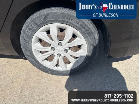 Used 2019 Hyundai Accent SE FWD image 8