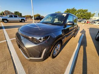 Used 2025 Kia Soul LX w/ LX Technology Package FWD video 3