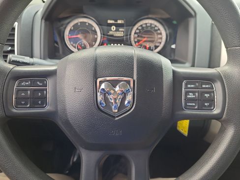 Used 2019 RAM 1500 Classic SLT image 14