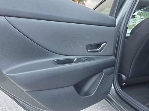 Used 2024 Hyundai Elantra SEL w/ Convenience Package FWD image 28