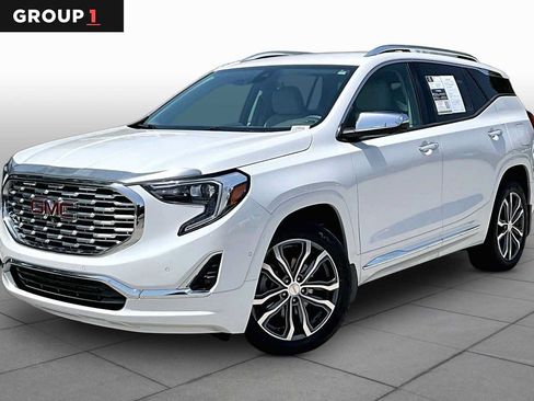 Used 2020 GMC Terrain Denali w/ Denali Premium Package FWD image 1