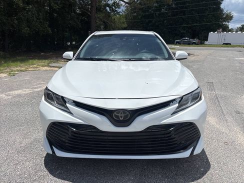 Used 2018 Toyota Camry LE FWD image 1
