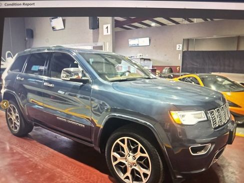 Used 2021 Jeep Grand Cherokee Overland image 2
