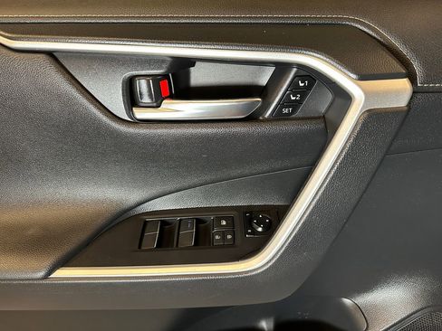 Used 2019 Toyota RAV4 Limited w/ Advanced Technology Package AWD/4WD image 19