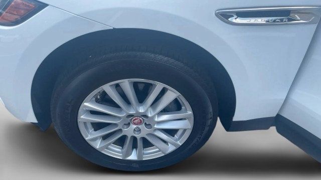 Used 2018 Jaguar F-PACE Prestige AWD/4WD image 4