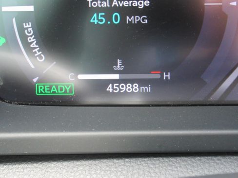 Used 2023 Toyota Crown AWD/4WD image 31