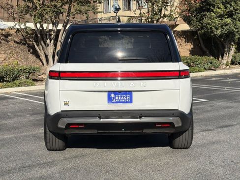 Used 2022 Rivian R1S Launch Edition image 5