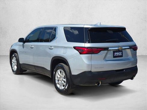 Used 2022 Chevrolet Traverse LS FWD image 8