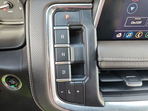 Used 2021 GMC Yukon XL SLT w/ Rear Media and Nav Package image 21