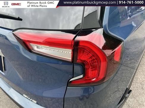 Used 2024 GMC Terrain SLE w/ Driver Convenience Package image 7