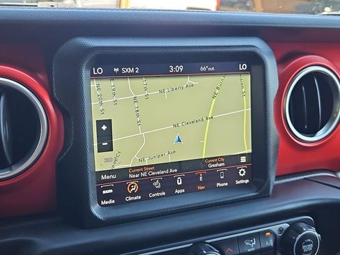 Used 2021 Jeep Gladiator Rubicon AWD/4WD image 23