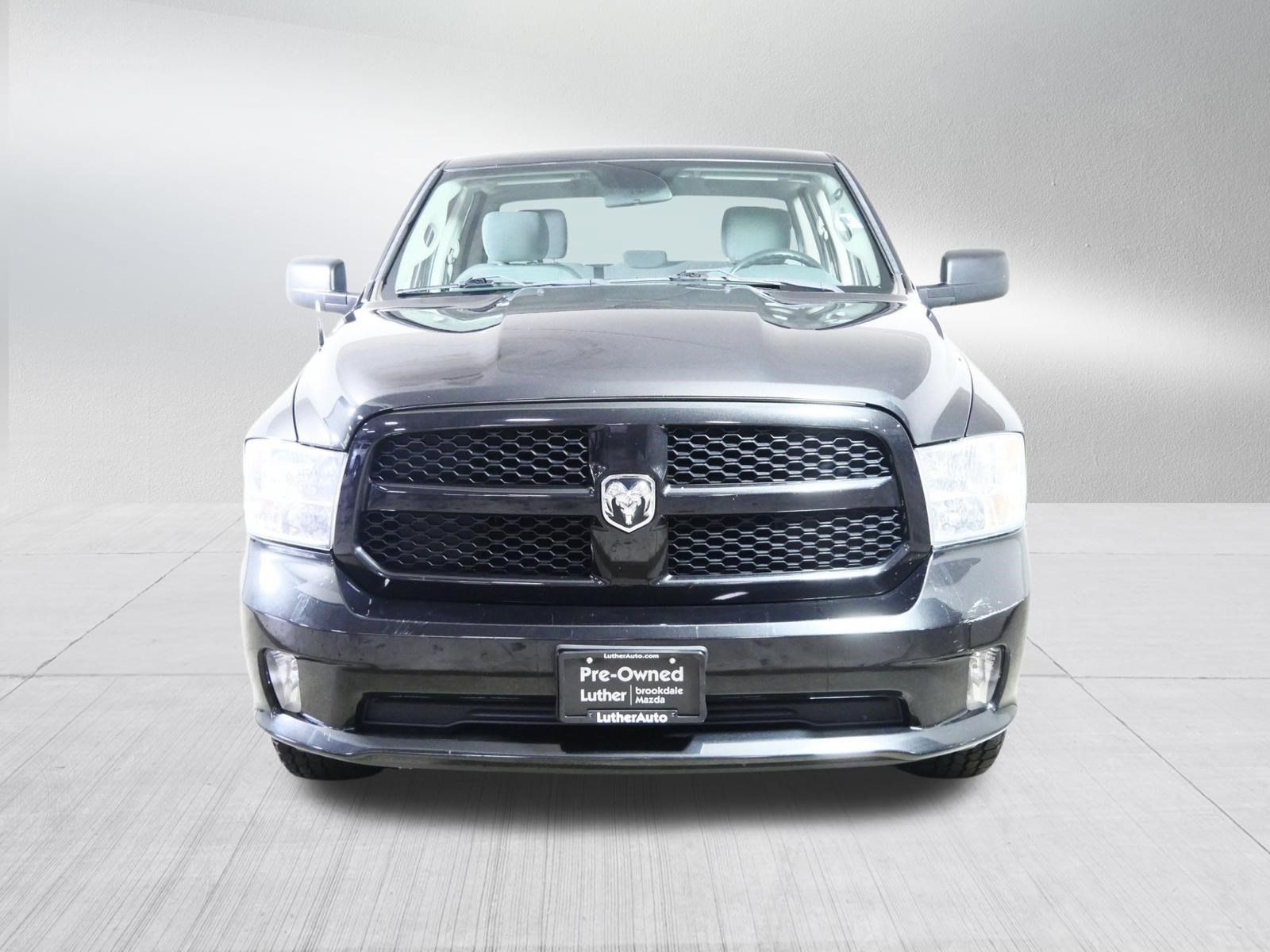 Used 2017 RAM 1500 Express AWD/4WD image 2
