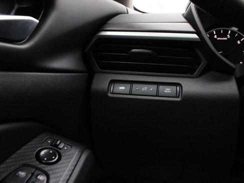 Used 2025 Nissan Altima 2.5 SV FWD image 26
