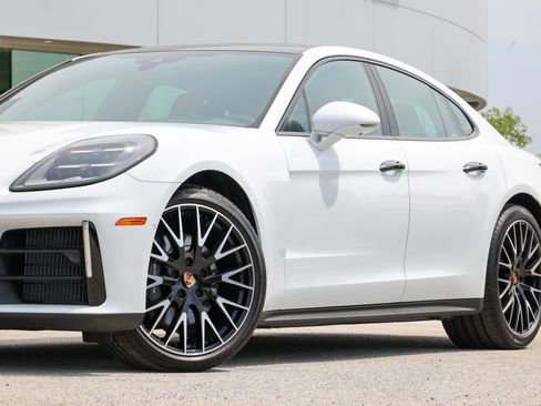 Certified 2025 Porsche Panamera 4 AWD/4WD image 8