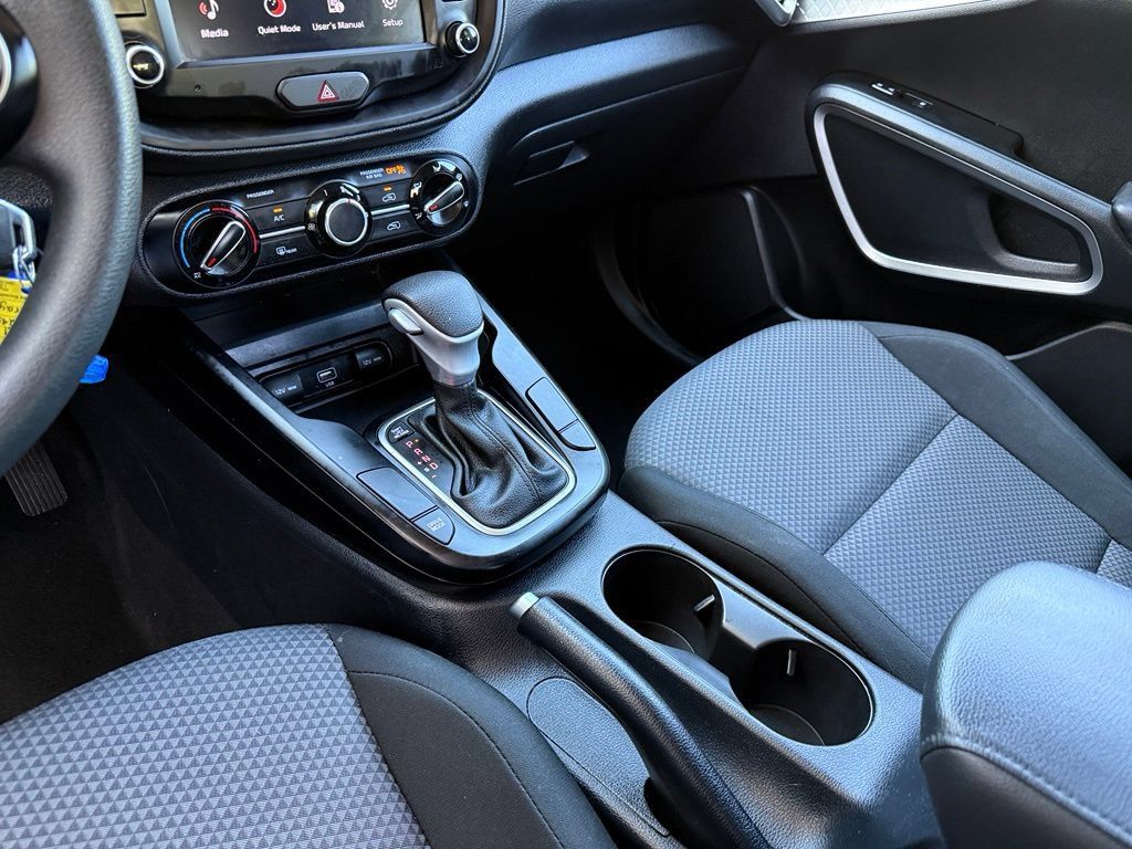Used 2022 Kia Soul LX w/ Technology Package FWD image 12