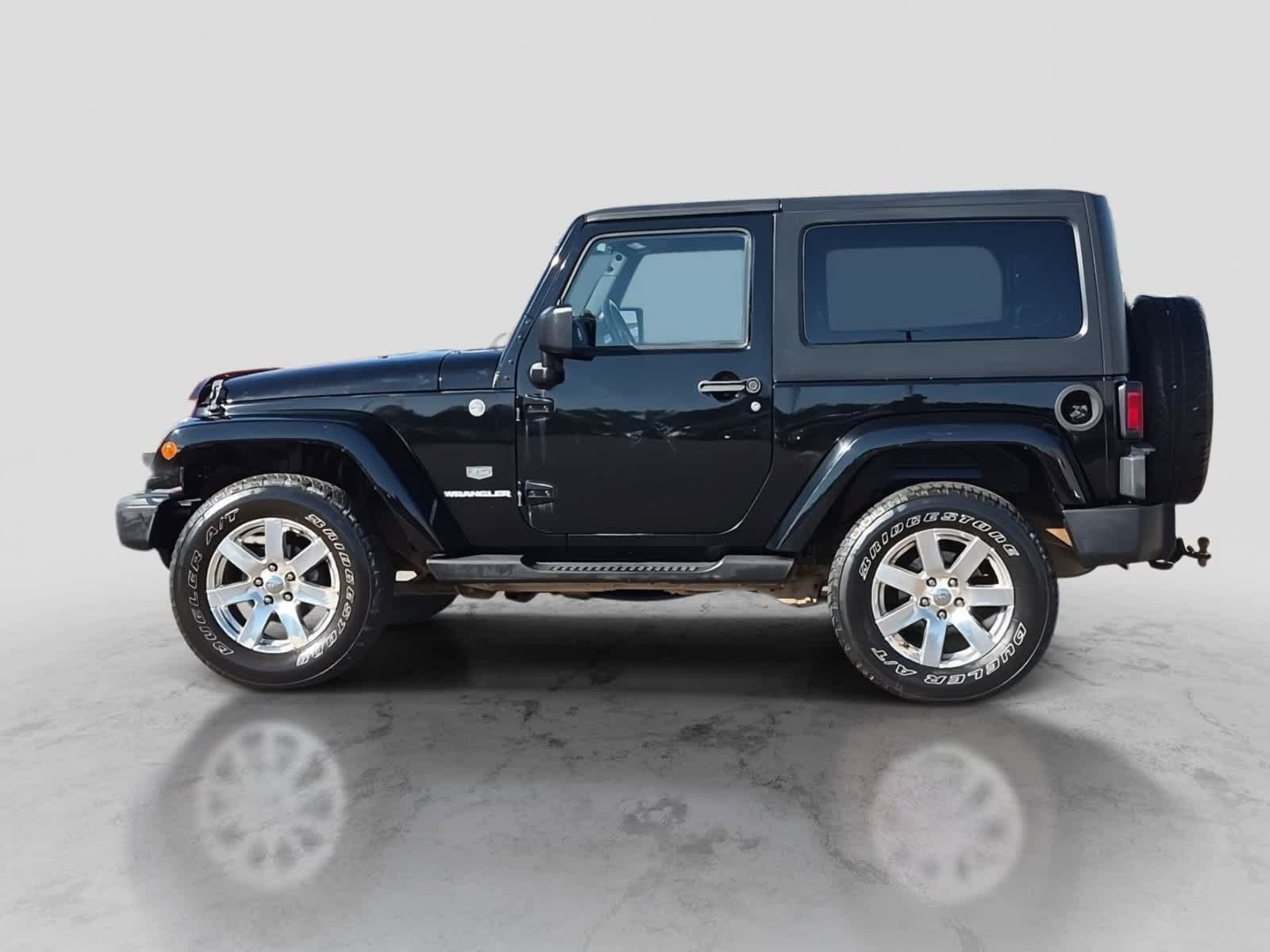 Used 2011 Jeep Wrangler Sahara w/ Dual Top Group AWD/4WD image 5