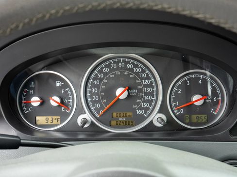 Used 2008 Chrysler Crossfire Limited RWD image 24
