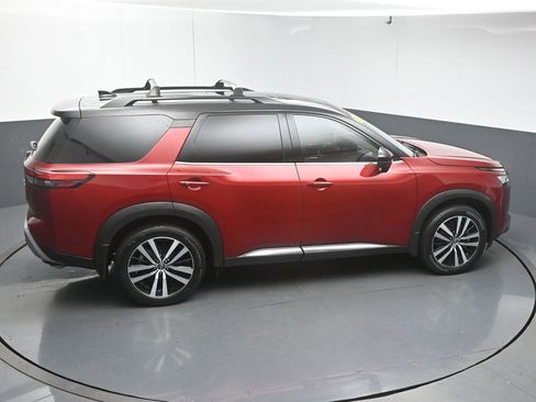 Used 2024 Nissan Pathfinder Platinum FWD image 52