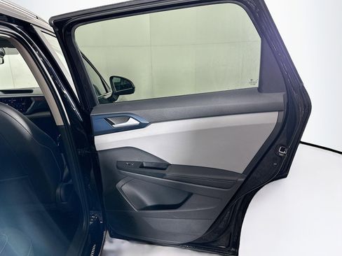 Used 2024 Volkswagen Taos SE image 27