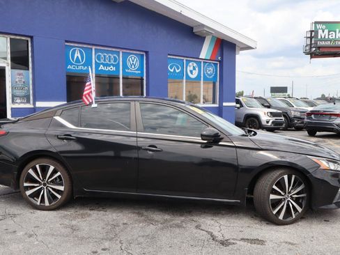 Used 2021 Nissan Altima 2.5 SR w/ SR Premium Package FWD image 5