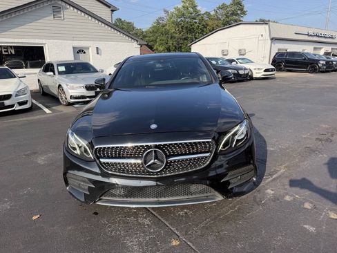 Used 2017 Mercedes-Benz E 300 4MATIC image 2