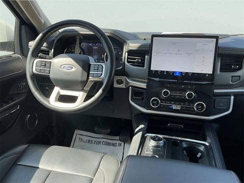 Certified 2024 Ford Expedition XLT image 29