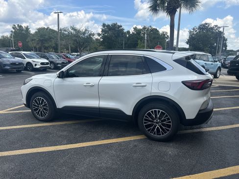New 2025 Ford Escape SE image 4