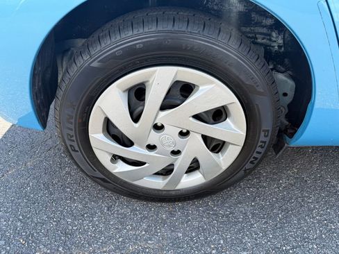 Used 2015 Toyota Prius C Two image 9