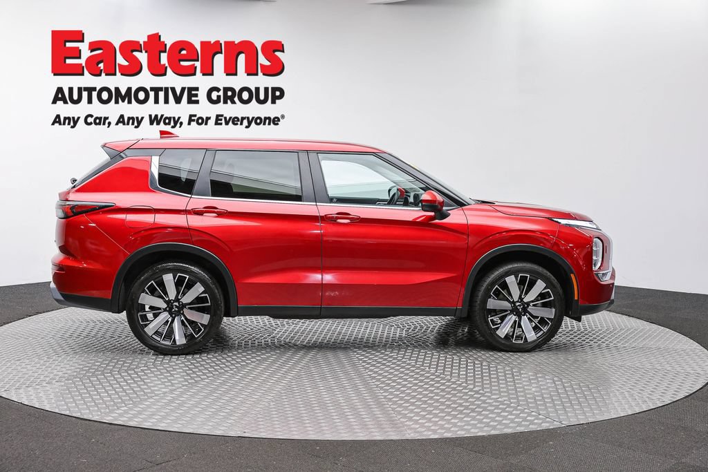 Used 2025 Mitsubishi Outlander SE AWD/4WD image 5