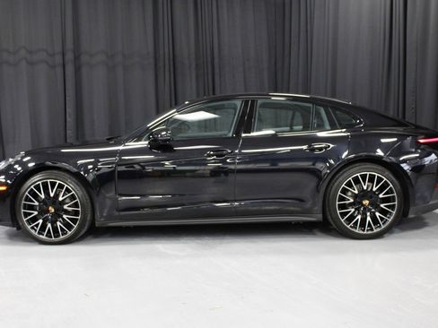 Certified 2025 Porsche Panamera 4 image 2