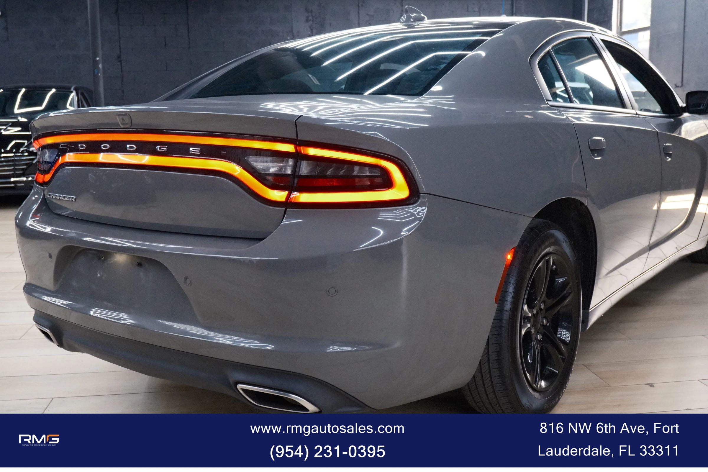 Used 2023 Dodge Charger SXT RWD image 9