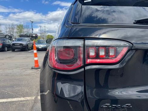 Used 2019 Jeep Compass Sport AWD/4WD image 9