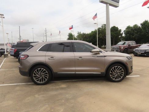 Used 2019 Lincoln Nautilus Reserve FWD image 8