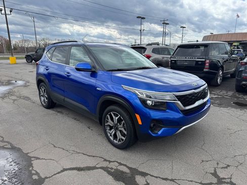 Used 2023 Kia Seltos EX AWD/4WD image 5