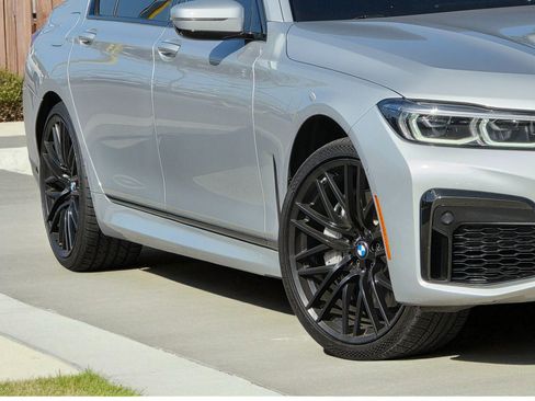 Used 2020 BMW 750i xDrive w/ M Sport Package image 2