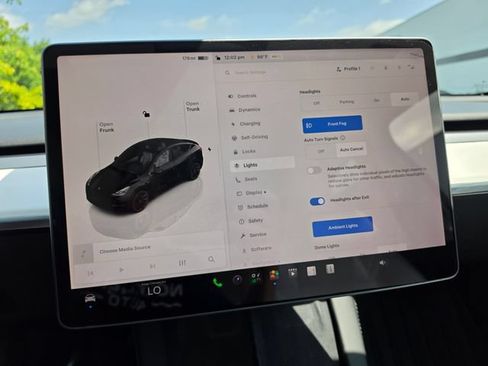 Used 2023 Tesla Model Y Long Range AWD/4WD image 44