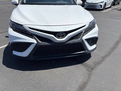 Used 2022 Toyota Camry SE w/ Audio Upgrade Package FWD image 3