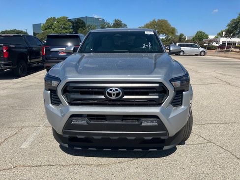 Used 2025 Toyota Tacoma SR5 RWD image 2