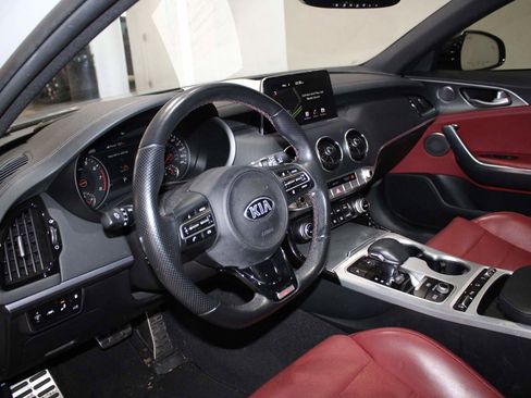 Used 2020 Kia Stinger GT2 image 10