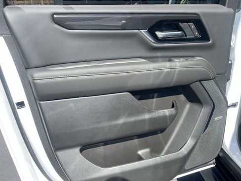 New 2026 GMC Yukon XL Elevation w/ Elevation Premium Package image 23