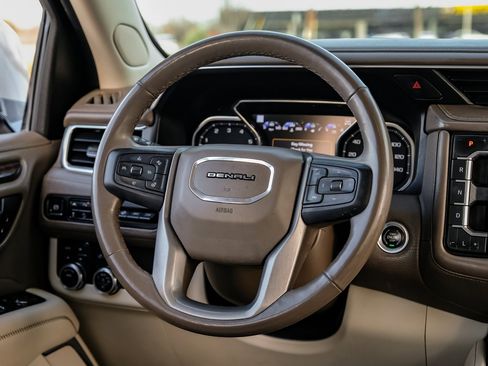Used 2021 GMC Yukon XL Denali image 18